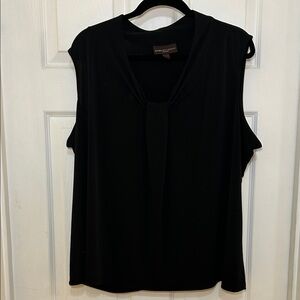 Dana Buchman Black Sleeveless V-Neck Blouse | Women’s 2X | Workwear Top